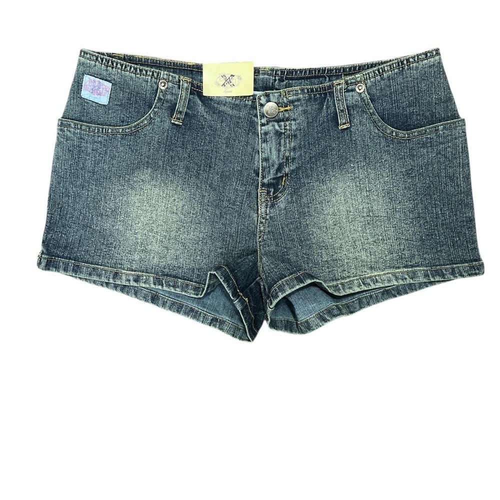 NWT Women's Jean Shorts Size 9/10 waist 32" Inseam 2" button zip short shorts